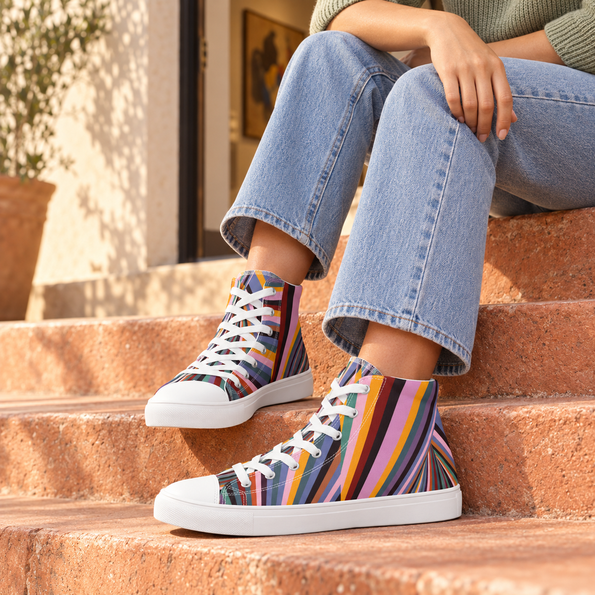 Dynamic Radiating Stripe Women's High-Top Sneakers