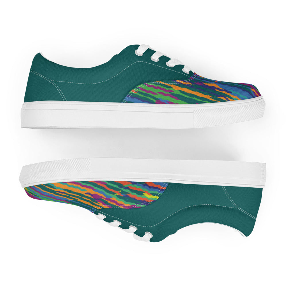 Color Drift Wave Women’s Lace-Up Canvas Shoes