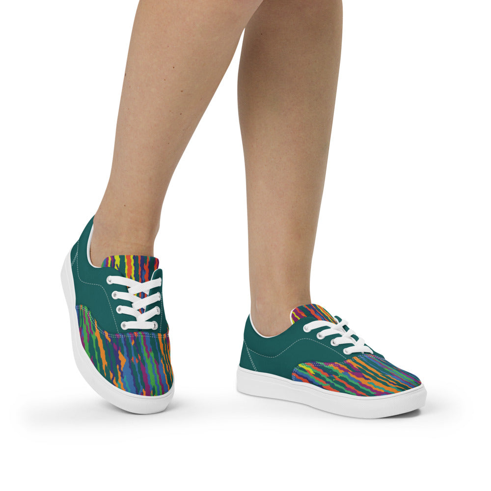 Color Drift Wave Women’s Lace-Up Canvas Shoes